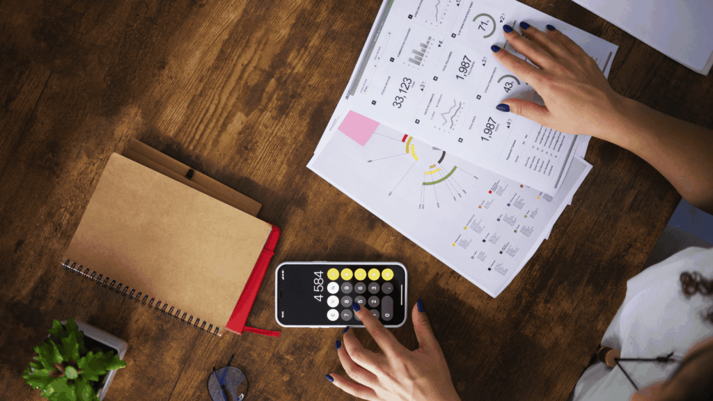 Estrategias para ahorrar mientras inviertes